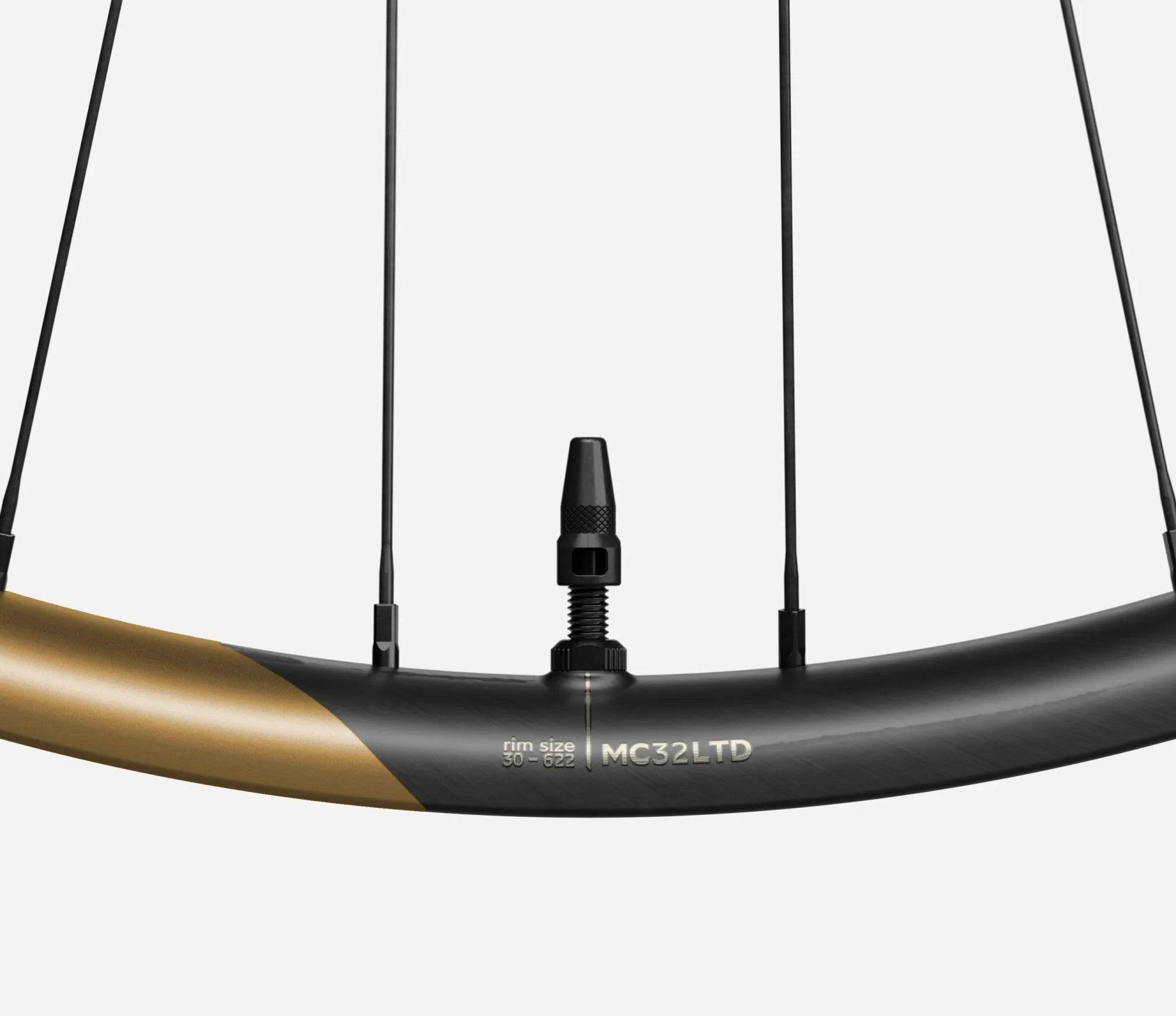 front-02-oquo-mc32ltd-metallic-golden-sand-matt